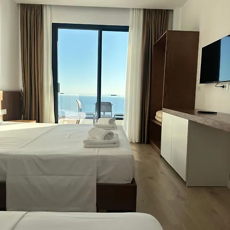 Helios Boutique Hotel 3*