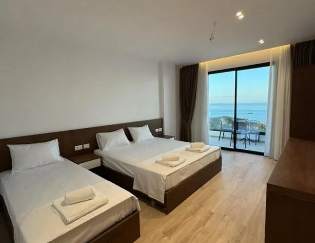 Helios Boutique Отель