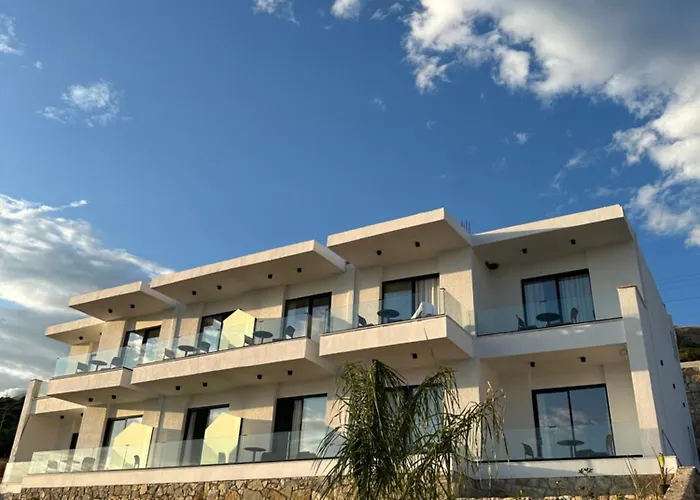 Helios Boutique Hotel 3*