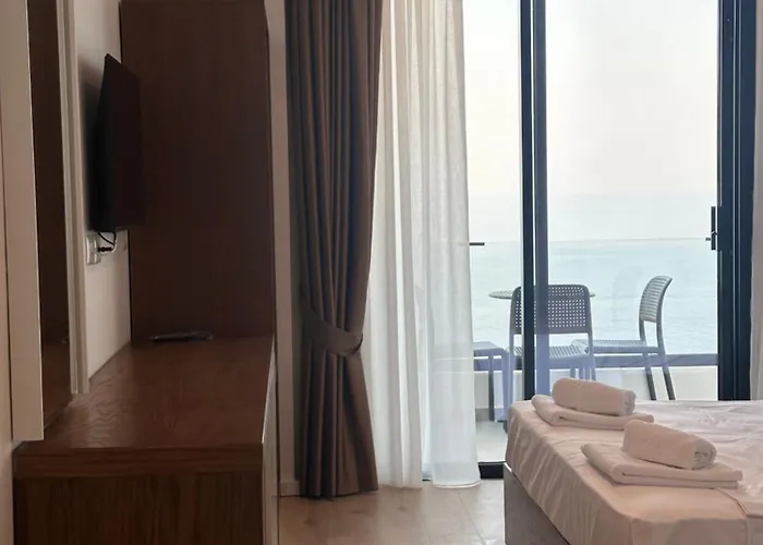 Helios Boutique Dhërmi